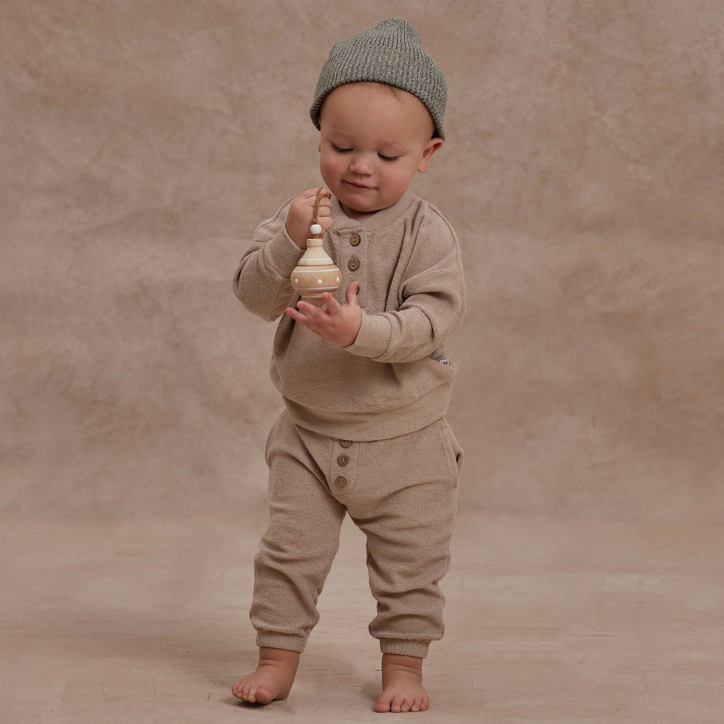 Henley Sweatshirt & Button Jogger Pant | Putty