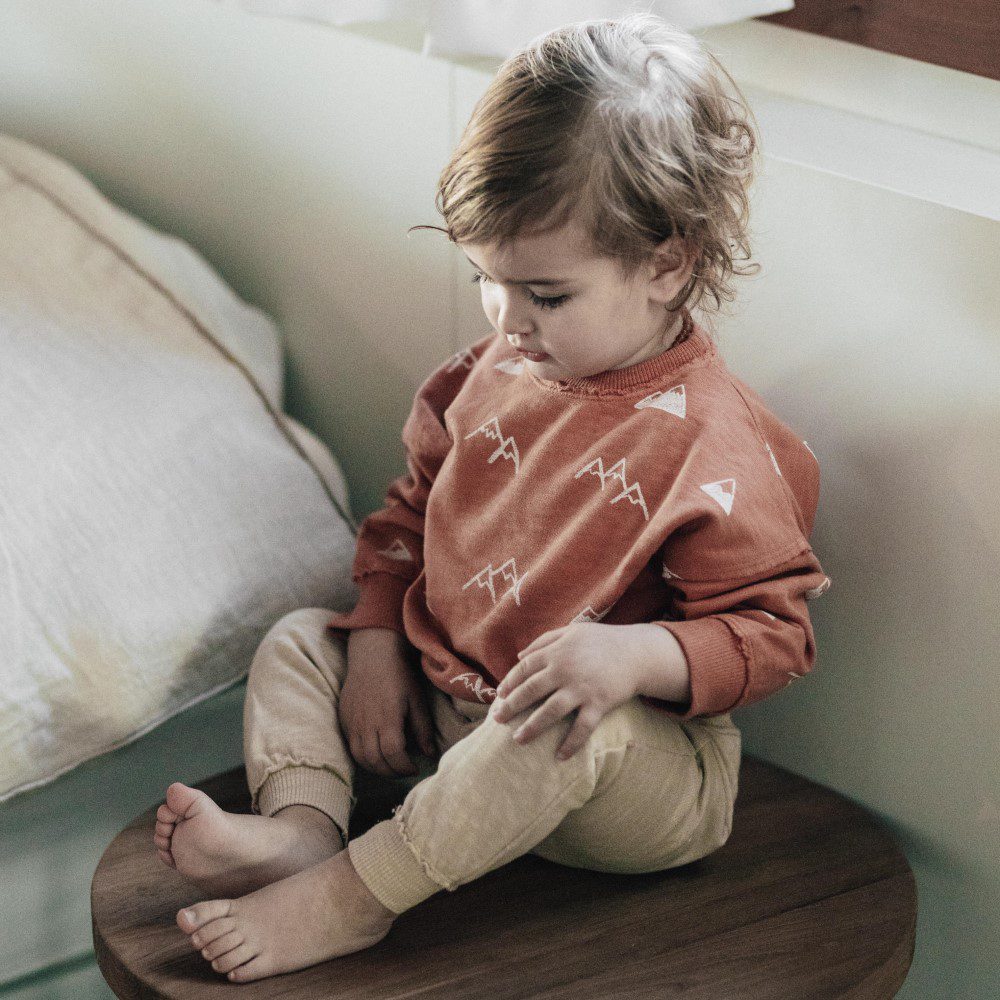 Clay Alps Sweatshirt & Beige Pirineo Pants