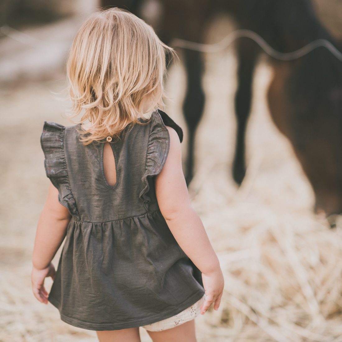 Ecru Brave T-Shirt & Terracota Silene Bloomer
