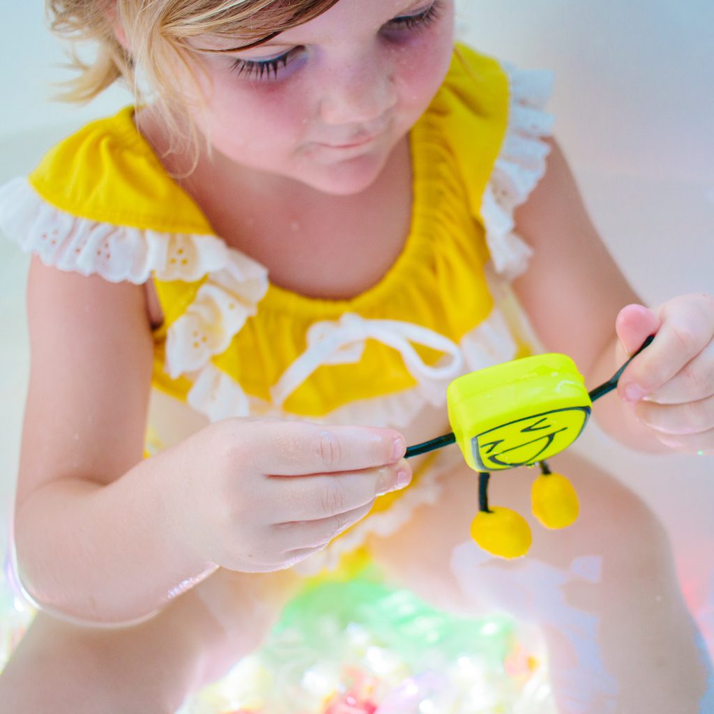 Light Up Character & Cubes | Alex Yellow