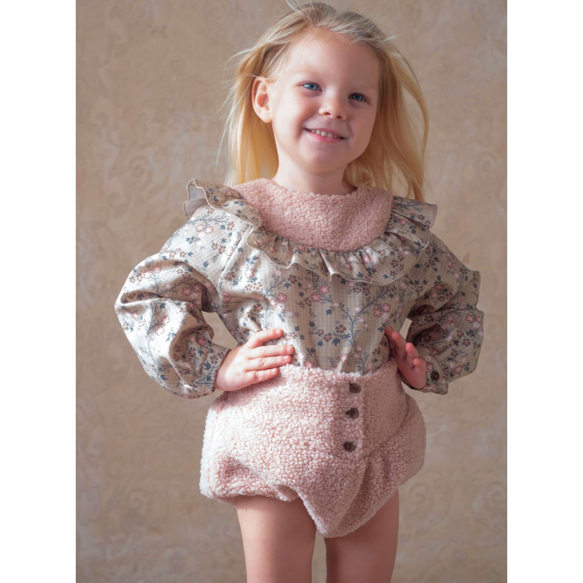 Fleece High Waisted Culotte & Rounded Yolk Blouse | Floral/Pink