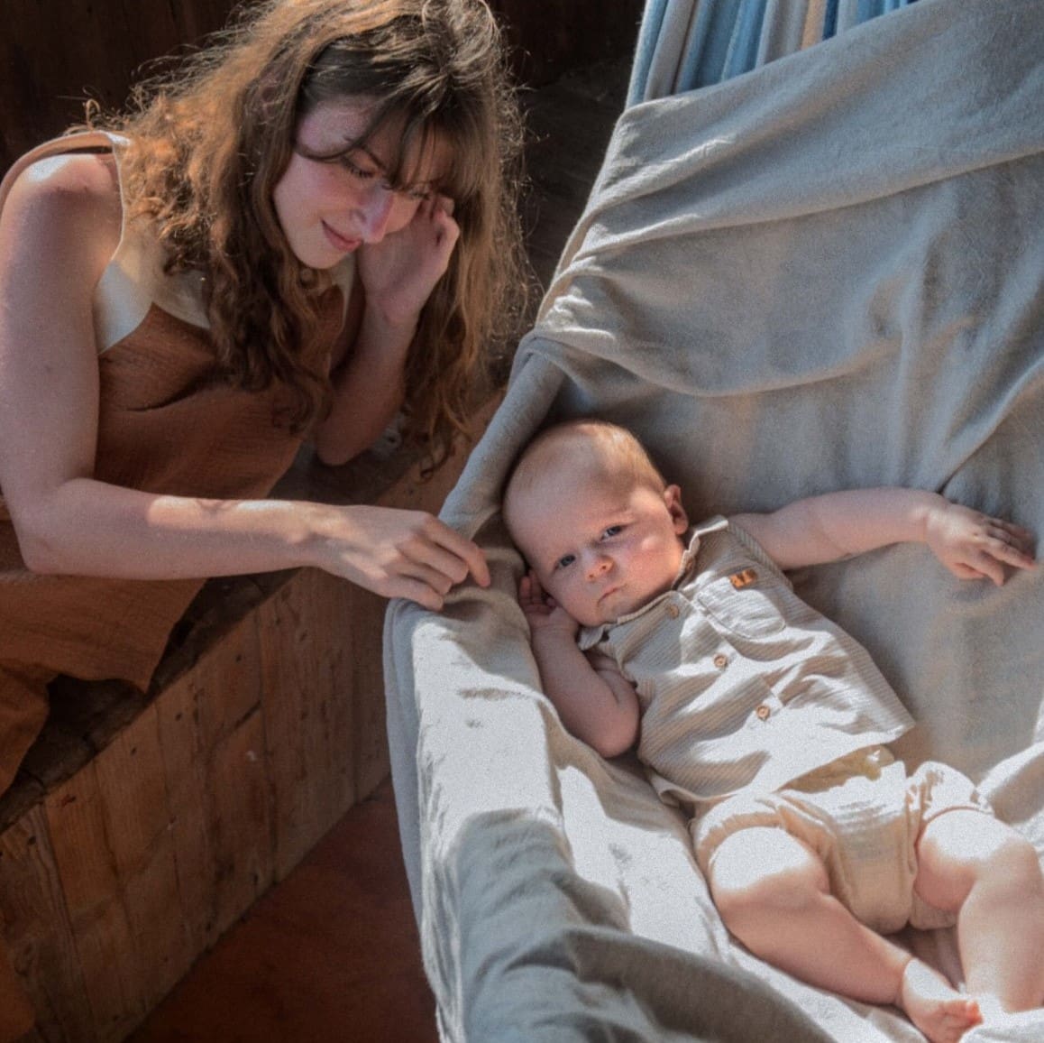 Off-white sleeveless shirt & Off-white Textured Culotte