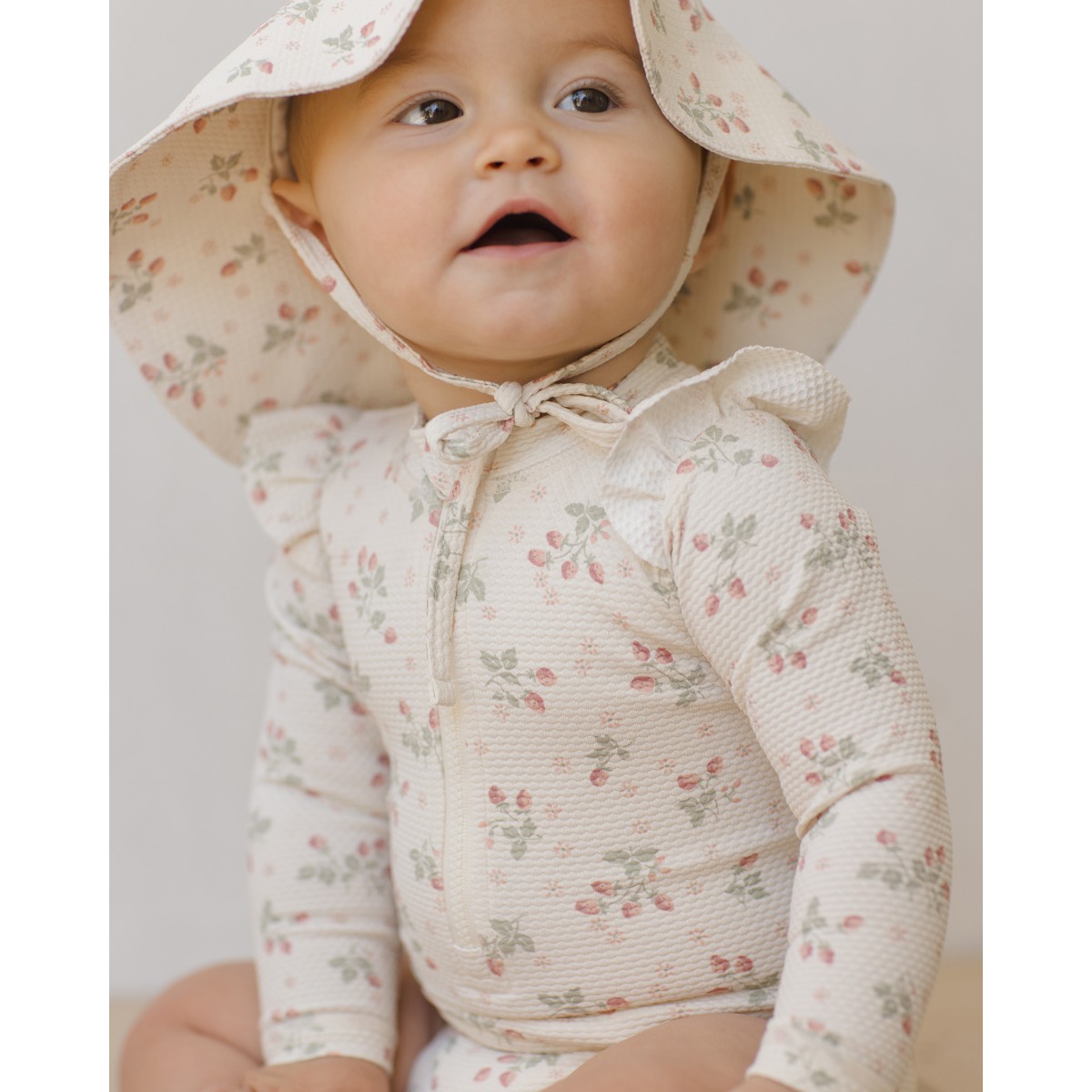 Byron Rashguard One-Piece | Strawberries