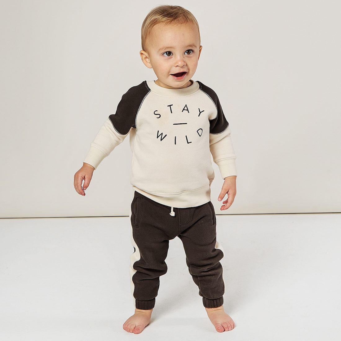 Raglan Stay Wild Sweatshirt & Jogger Pant