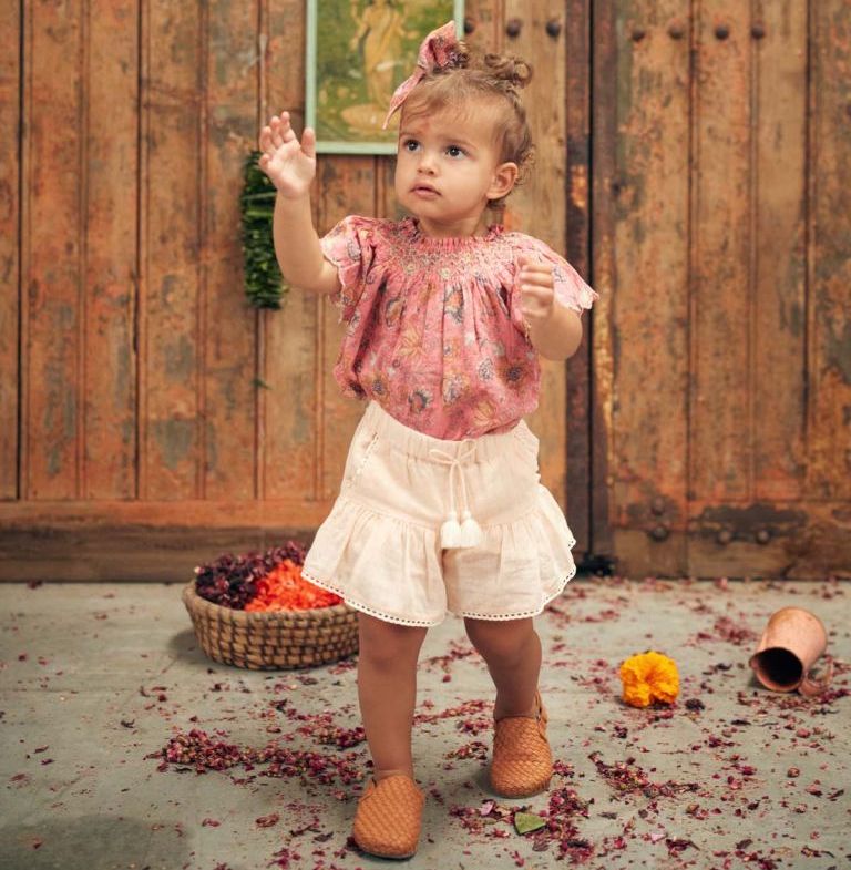 Flore Blouse & Alambra Shorts | Set