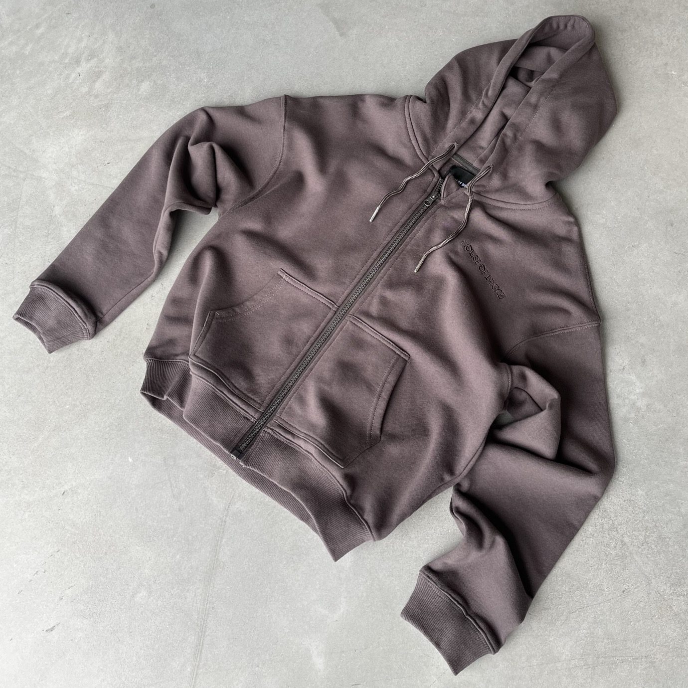 The Hoodie Zipper Taupe