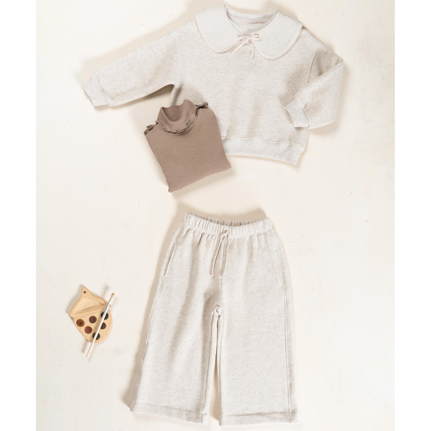 Sweatshirt W/ Collar & Fleece Trousers