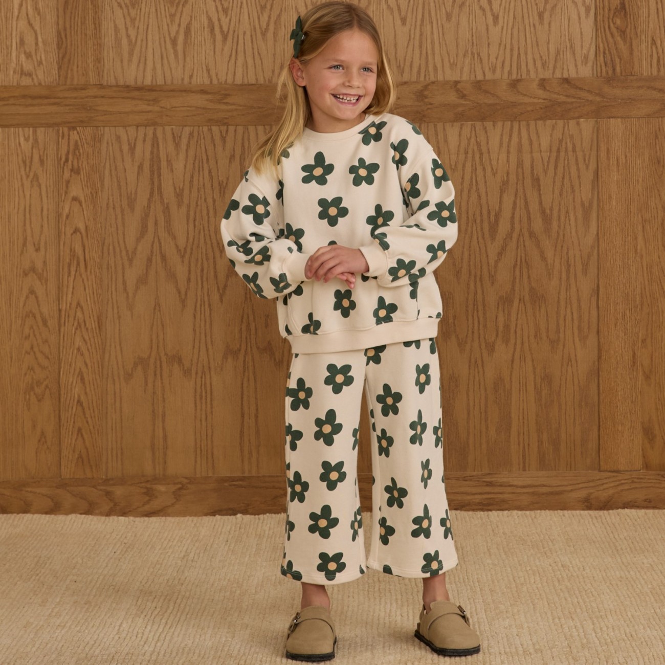 Oversized Sweatshirt & Wide Leg Sweatpant Daisy