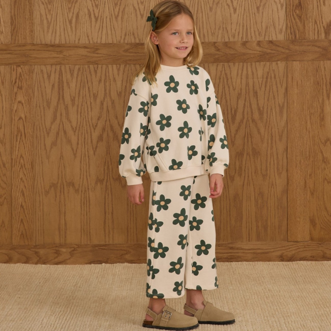 Oversized Sweatshirt & Wide Leg Sweatpant Daisy