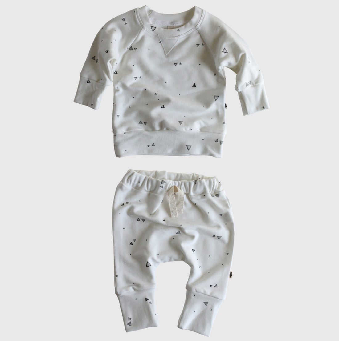 Raglan Sweatshirt & Slim Harems | Triangles