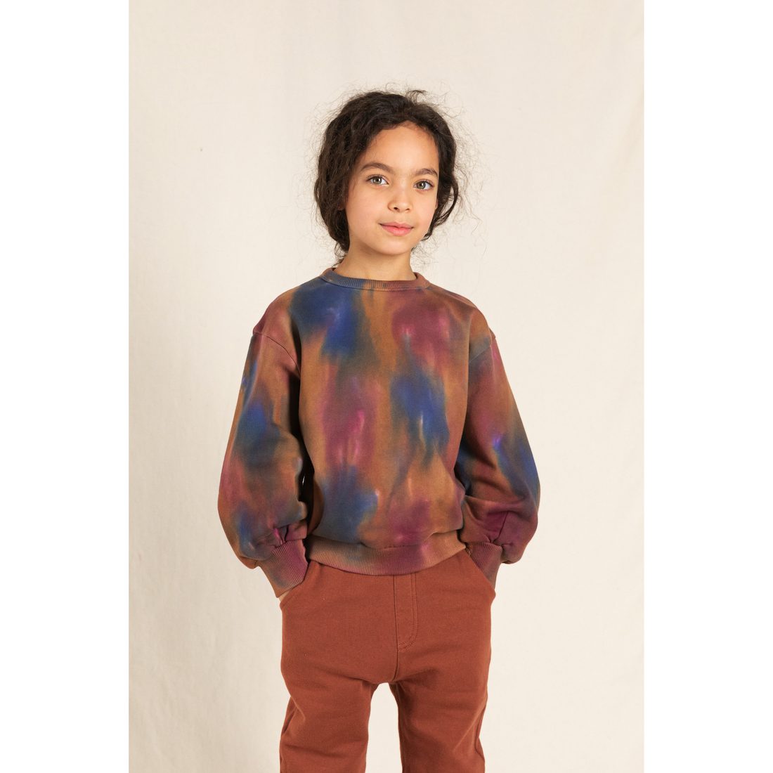 Hiroko Tobacco Tie & Dye Sweatshirt & Conor Brick Loose Fit Sweatpant